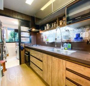 Image 8 - 849702