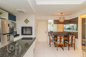 Image 1 - 849724