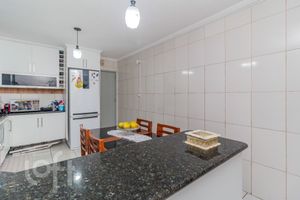 Image 9 - 849763