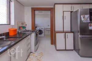Image 7 - 849770