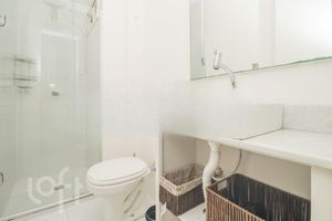 Image 13 - 849777