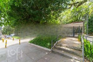 Image 10 - 849804