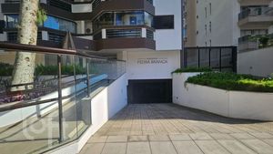 Image 1 - 849825