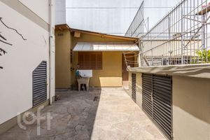 Image 17 - 849868