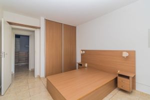 Image 9 - 849869