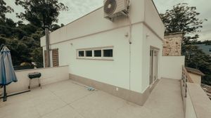 Image 21 - 849895