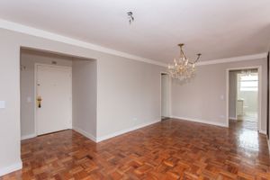 Image 7 - 849930