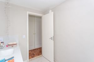 Image 32 - 849930