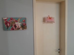 Image 4 - 849937