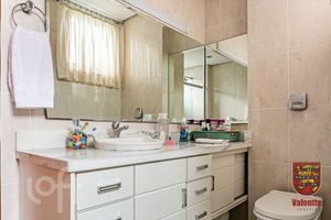 Image 15 - 849981