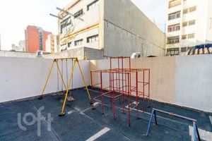 Image 10 - 849985