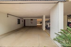 Image 30 - 850039