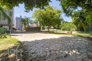 Image 33 - 850143