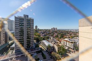 Image 18 - 850176