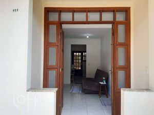 Image 19 - 850254