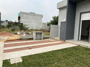 Image 5 - 850257
