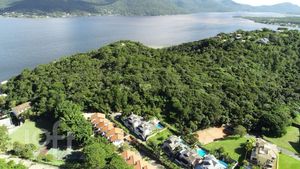 Image 17 - 850347