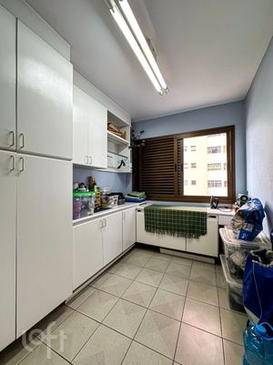 Image 22 - 850535