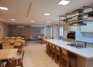 Image 6 - 850905