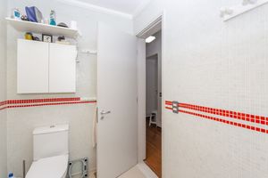 Image 30 - 850920