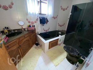 Image 25 - 850964