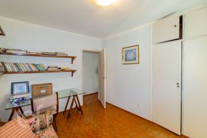 Image 32 - 850986