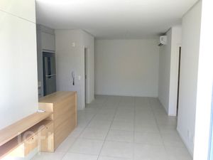 Image 8 - 850990