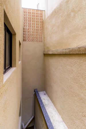 Image 19 - 851017