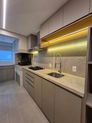Image 4 - 851032