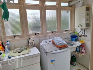 Image 4 - 851059