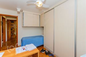 Image 9 - 851060