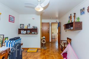 Image 3 - 851060
