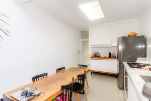 Image 27 - 851086