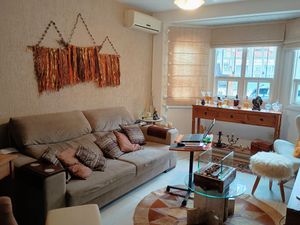 Image 7 - 851098