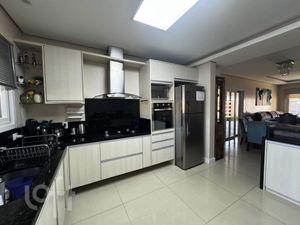 Image 12 - 851141