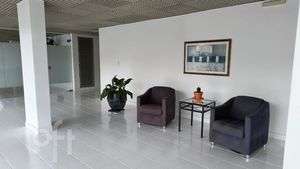Image 19 - 851164