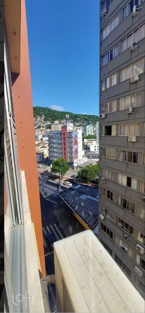 Image 10 - 851185