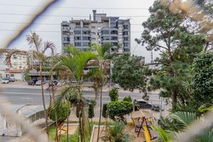 Image 9 - 851273