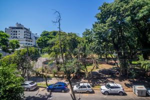 Image 10 - 851321