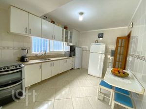 Image 4 - 851370