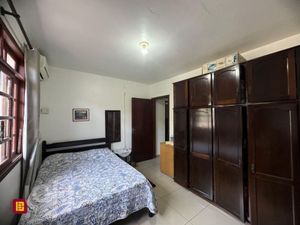 Image 10 - 851378