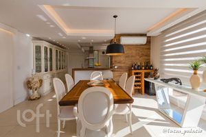 Image 13 - 851467