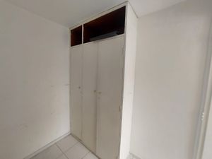 Image 18 - 851502