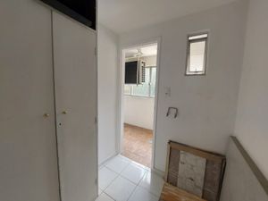 Image 19 - 851502