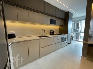 Image 11 - 851516