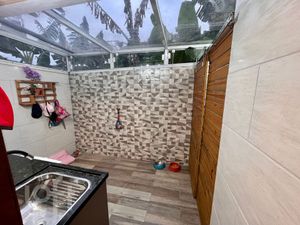 Image 4 - 851526