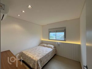 Image 9 - 851531