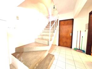 Image 5 - 851535