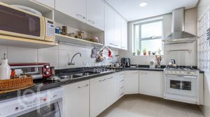 Image 8 - 851537