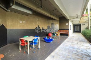 Image 21 - 851546